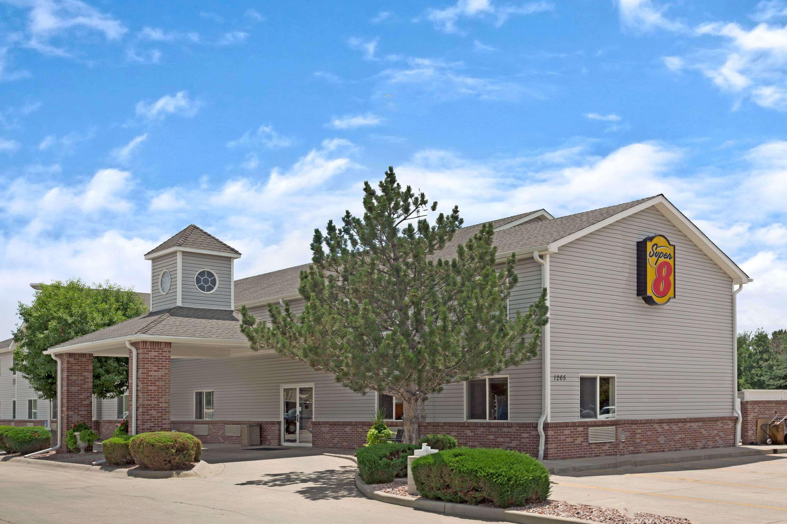 Super 8 By Wyndham Windsor Hotel Exterior foto